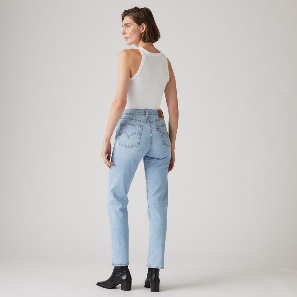 Levi’s straight leg light wash wedgie jeans